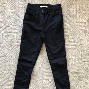 Levi High Rise Skinny Jean - Black